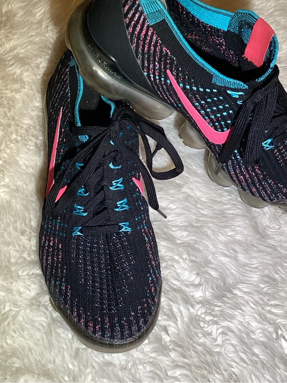 Nike Air Women's Black/Pink Flyknit Running Sneakers size 8.5